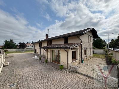 Maison traditionnelle - 182 m² - 5 pièces