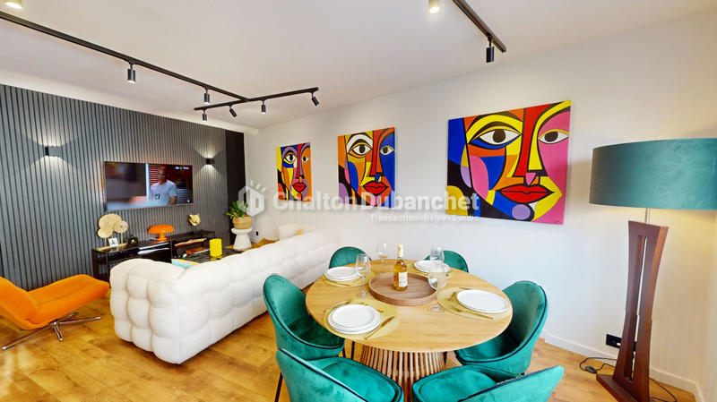 Appartement - 80 m² - 3 pièces