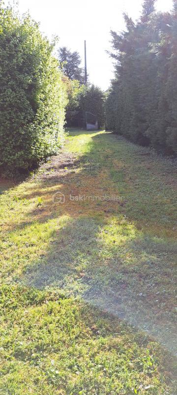 Terrain constructible - 1 000 m²