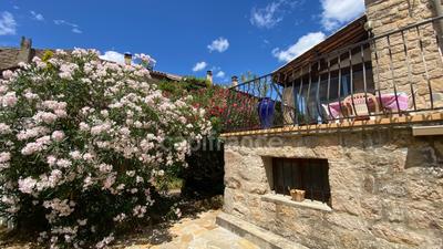 Maison en pierre - 72 m² - 4 pièces