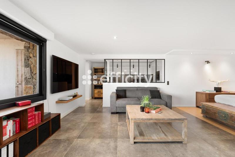 Villa - 402 m² - 11 pièces