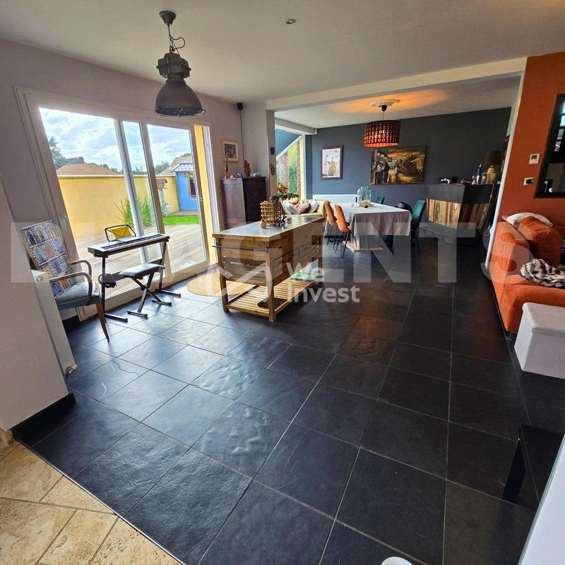 Maison - 200 m² - 8 pièces