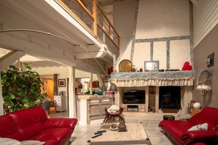 Maison - 274 m² - 8 pièces