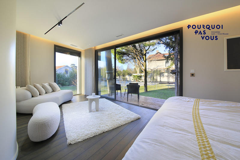 Maison - 360 m² - 6 pièces