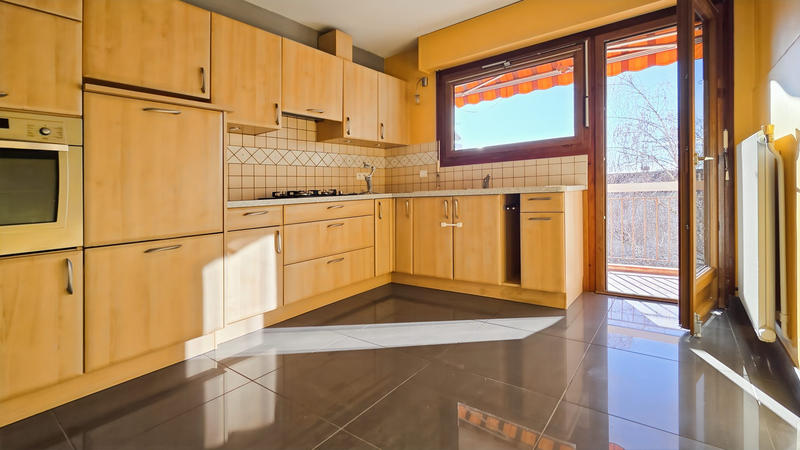 Appartement - 77 m² - 3 pièces