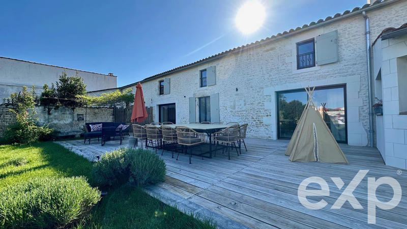 Maison - 207 m² - 9 pièces