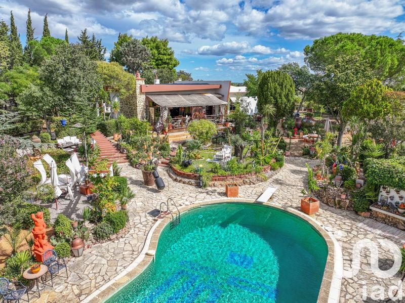 Maison de maîtres - 330 m² - 4 pièces