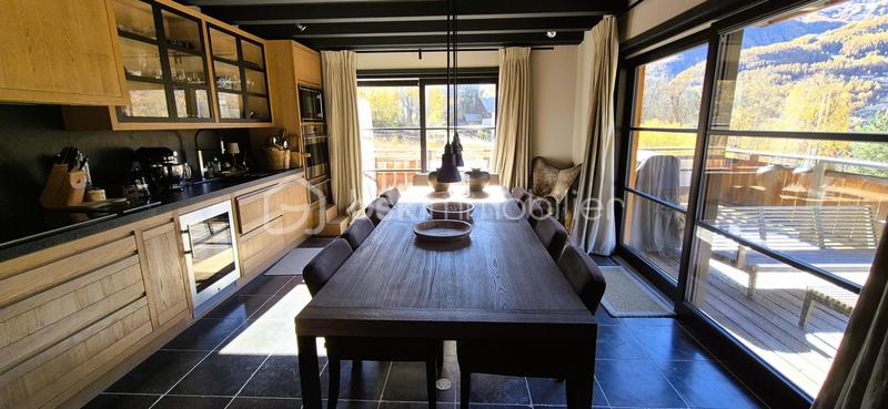 Châlet - 350 m² - 9 pièces