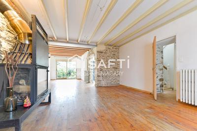 Maison - 180 m² - 8 pièces
