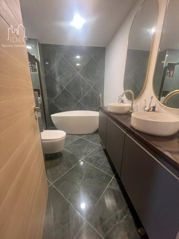 Appartement - 80 m² - 4 pièces