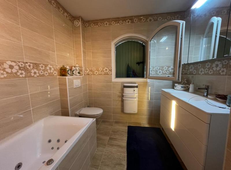 Demeure - 284 m² - 5 pièces