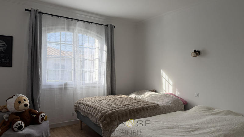 Maison traditionnelle - 220 m² - 7 pièces