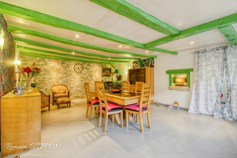 Maison - 212 m² - 9 pièces