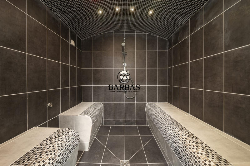 Duplex - 302 m² - 10 pièces