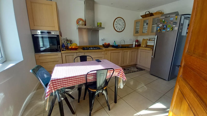 Maison - 240 m² - 6 pièces