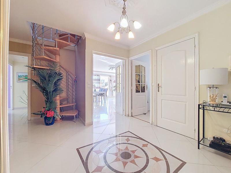 Duplex - 195 m² - 7 pièces