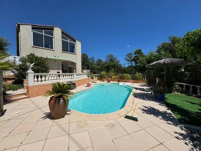 Maison - 160 m² - 5 pièces