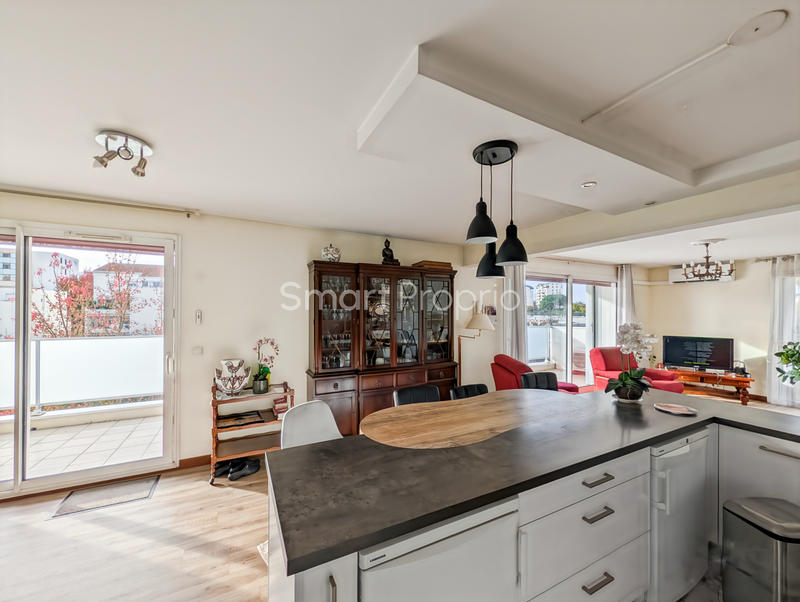 Appartement - 102 m² - 4 pièces