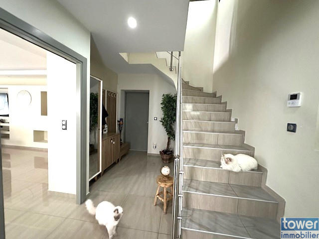 Maison - 163 m² - 6 pièces