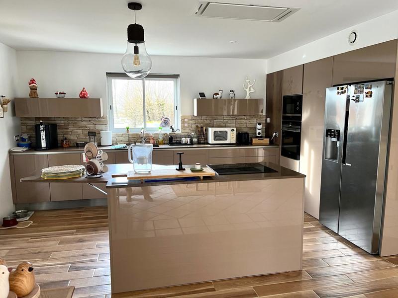 Villa - 226 m² - 9 pièces