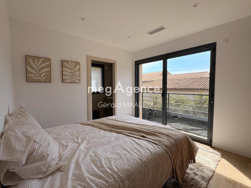 Villa - 243 m² - 7 pièces