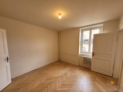 Appartement - 79 m² - 3 pièces