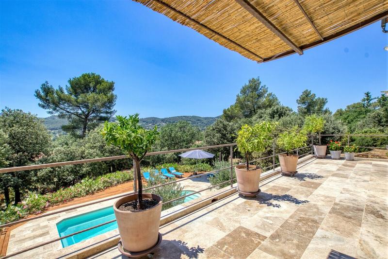Villa - 237 m² - 8 pièces
