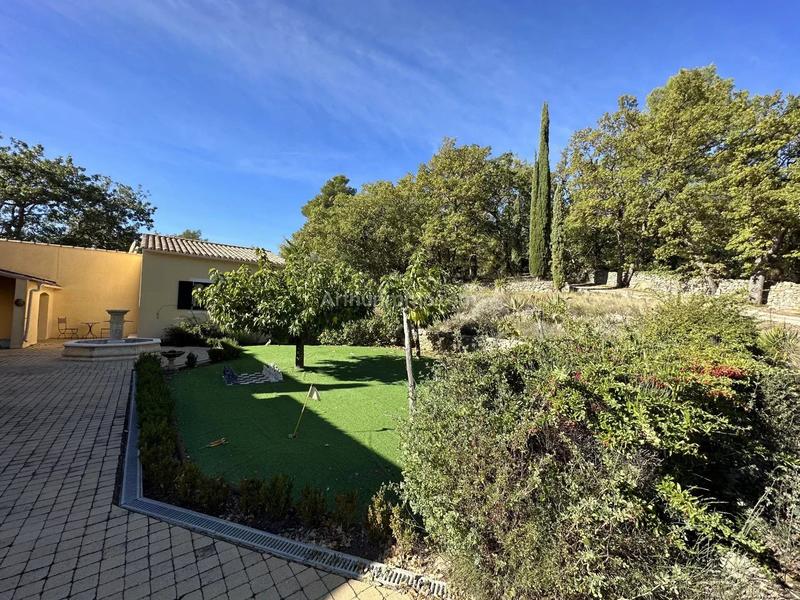 Maison - 221 m² - 6 pièces