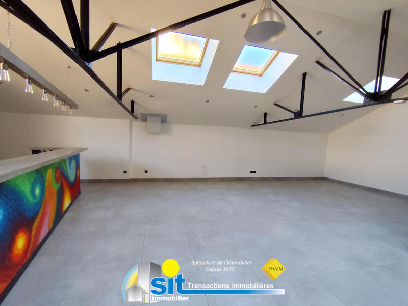 Loft - 120 m² - 3 pièces