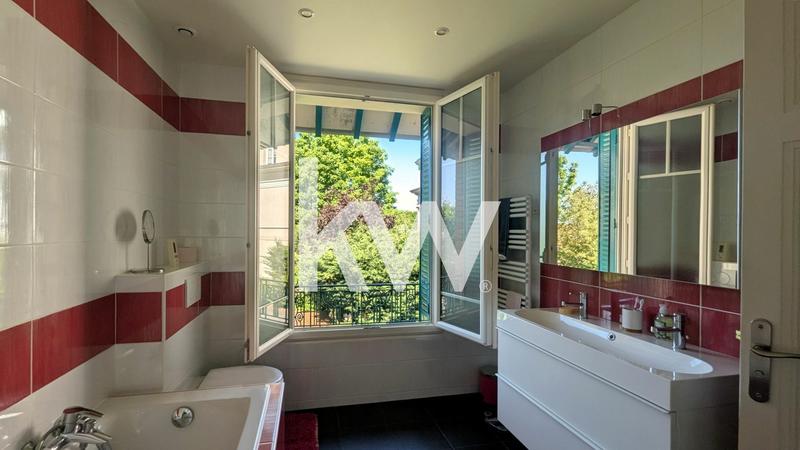 Maison - 139 m² - 7 pièces