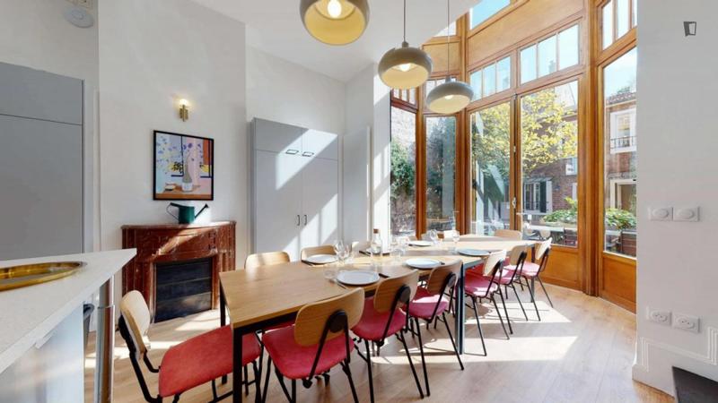 Chambre - 15 m² - 9 pièces