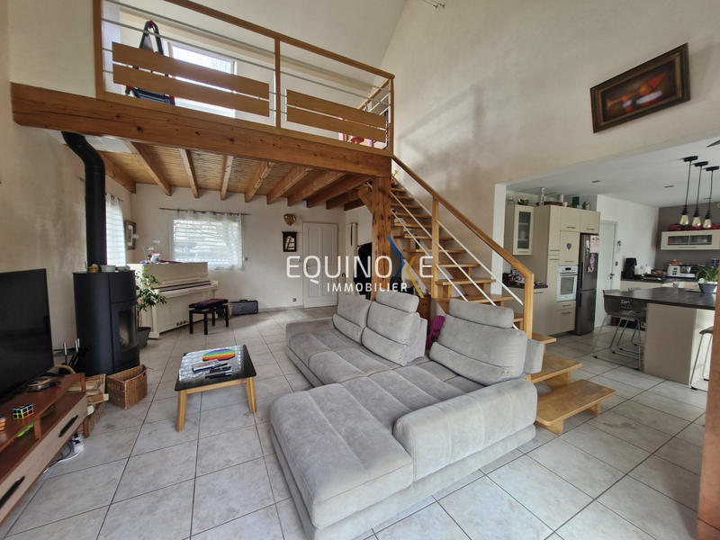 Maison - 166 m² - 6 pièces