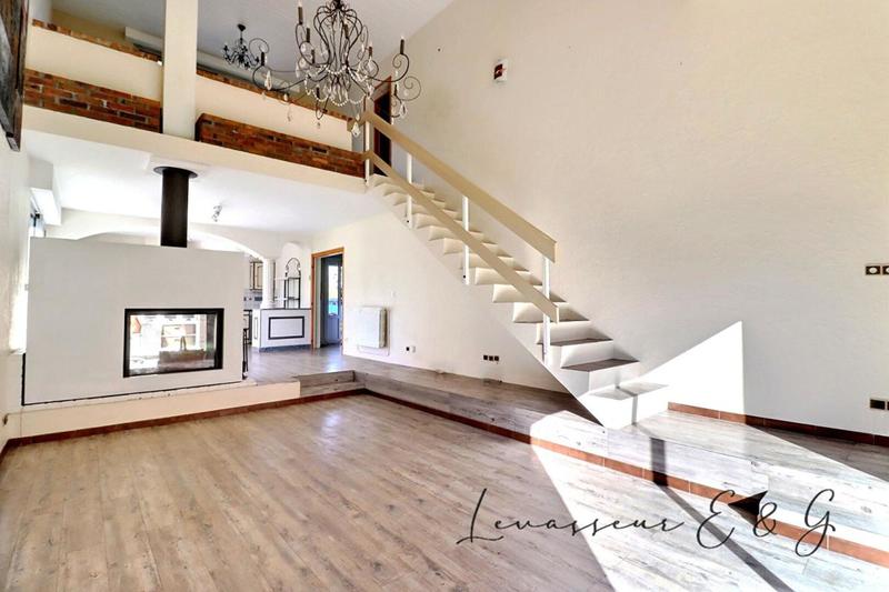 Maison - 161 m² - 7 pièces