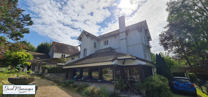 Propriété - 388 m² - 11 pièces