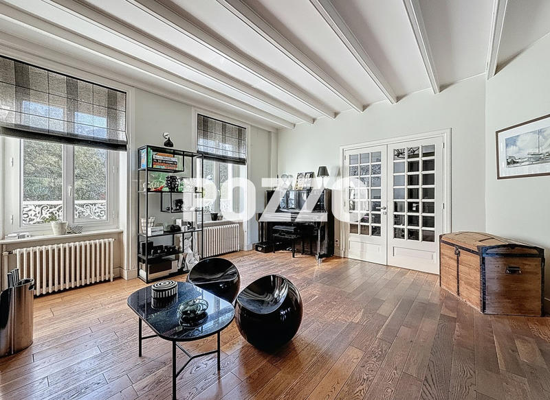 Maison - 190 m² - 8 pièces