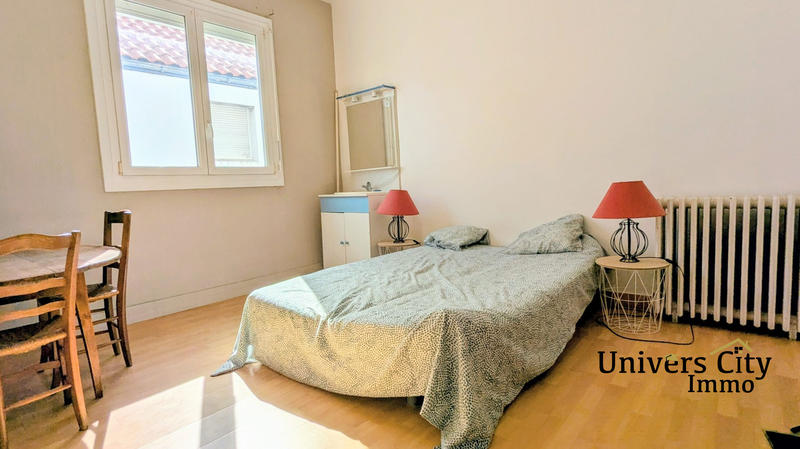 Maison - 235 m² - 9 pièces