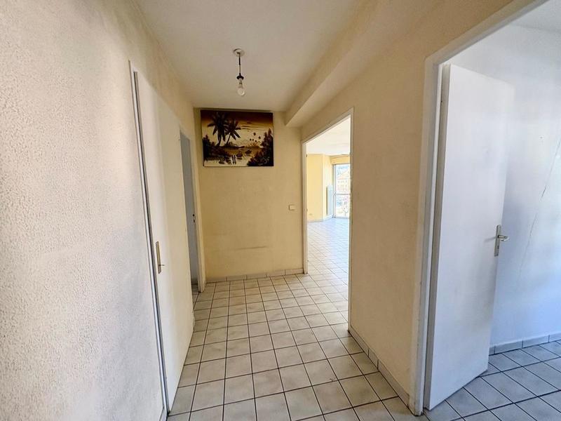 Appartement - 82 m² - 3 pièces