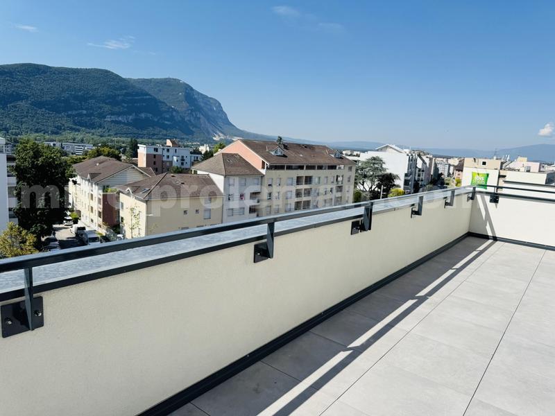 Appartement - 101 m² - 4 pièces