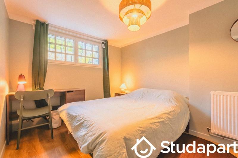 Chambre - 11 m² - 1 pièce