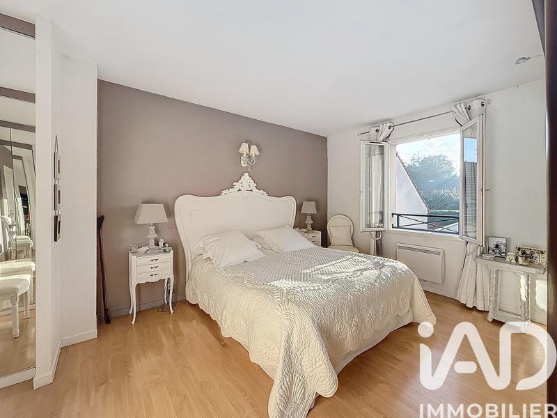 Maison - 248 m² - 8 pièces