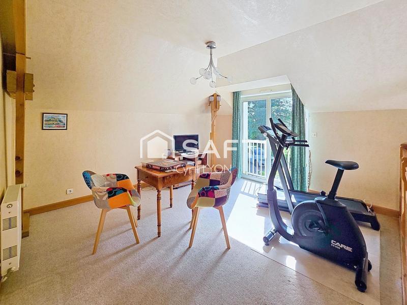 Maison - 208 m² - 7 pièces