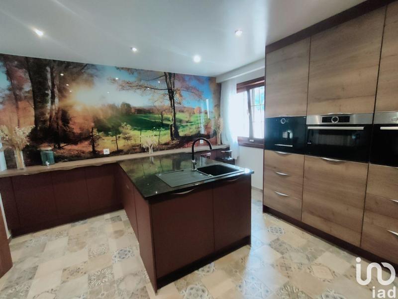 Maison - 215 m² - 8 pièces