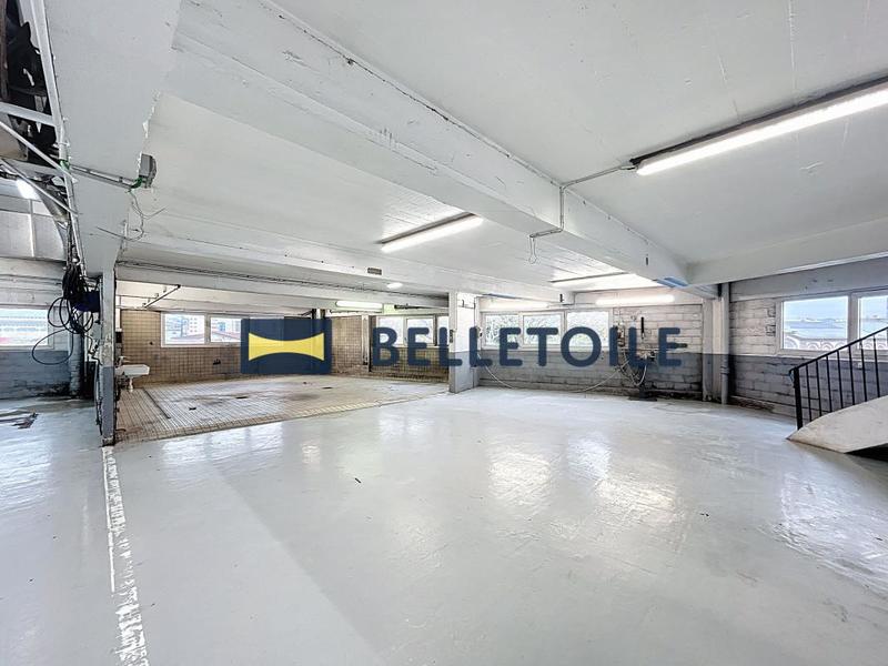 Véhicules - 2 239 m²