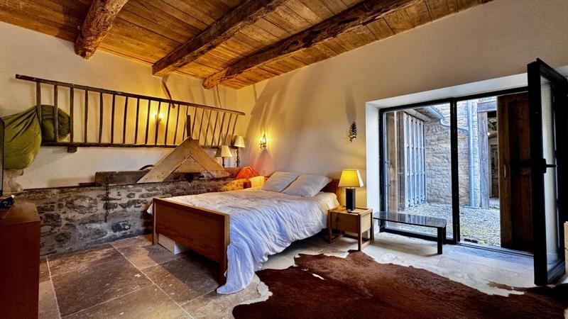 Maison - 394 m² - 14 pièces