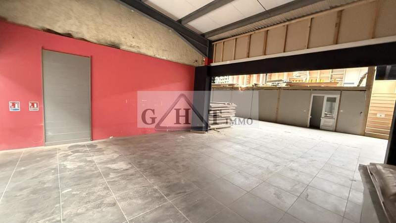 Entrepôt - 1 178 m²