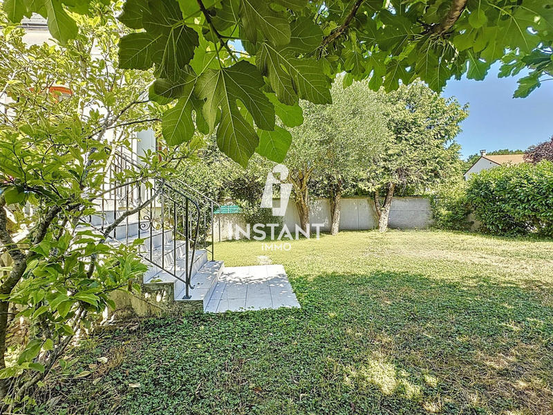 Maison - 200 m² - 7 pièces