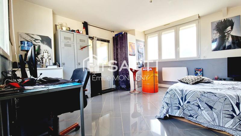 Maison - 219 m² - 9 pièces