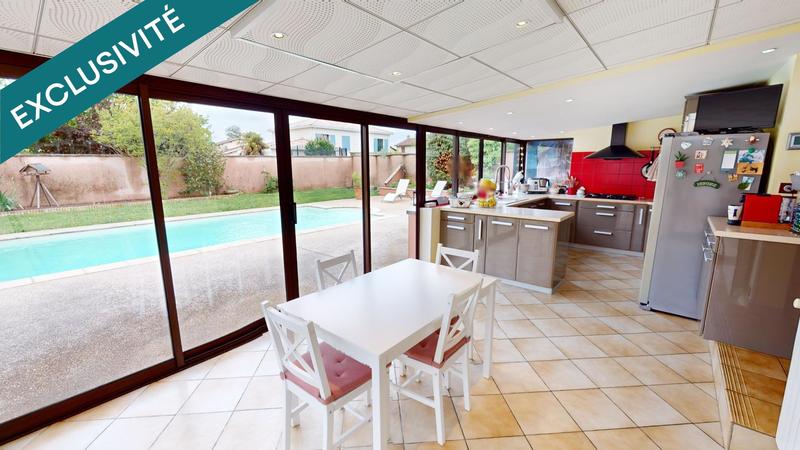 Maison - 220 m² - 7 pièces