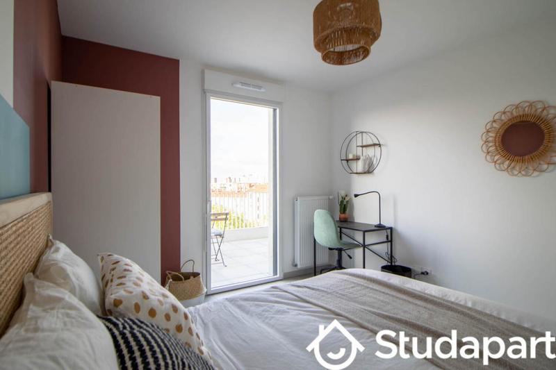 Chambre - 10 m² - 1 pièce