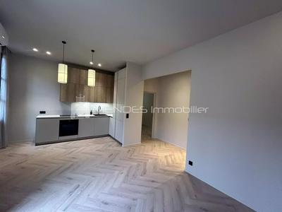 Appartement - 92 m² - 4 pièces